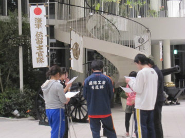 初稽古「まず全員でセリフの練習」 画像_初稽古_全員でセリフの練習